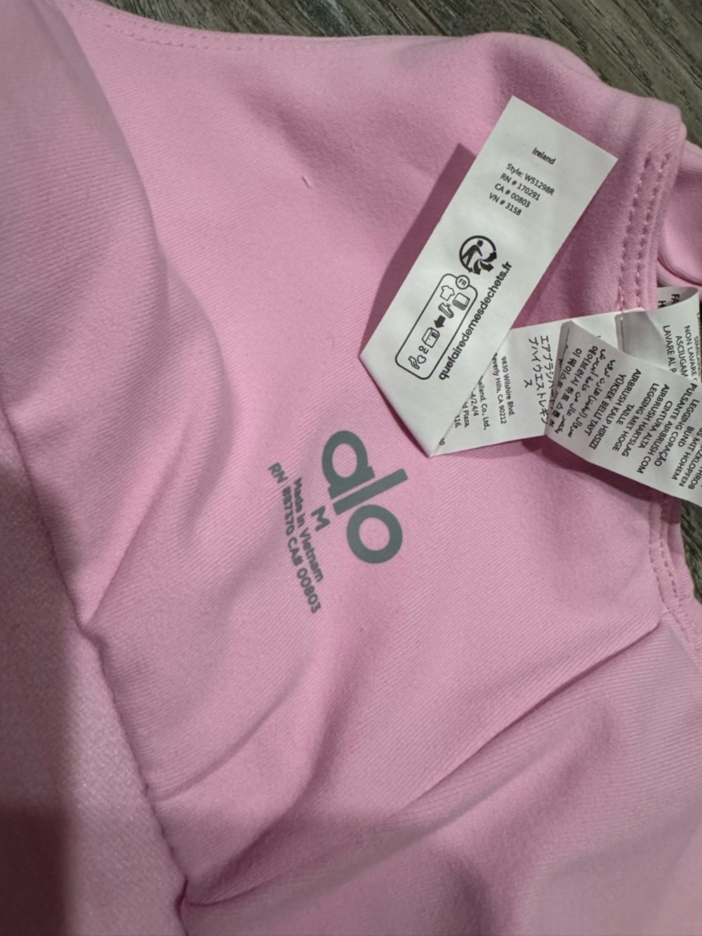 ALO Yoga Candy Heart Pink Logo Sports Bra and Leggings Set - Picture 3 of 3